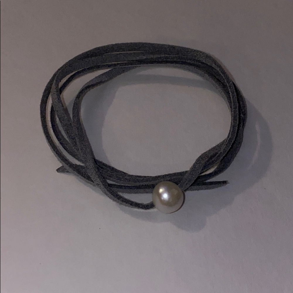 Fresh water pearl on 30” suede